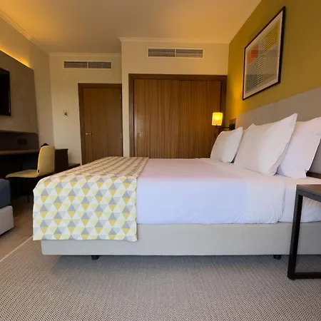 Hotel Algarve By Ihg 4*