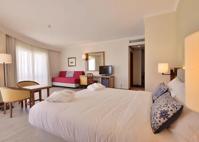 Отель Algarve By Ihg Албуфейра